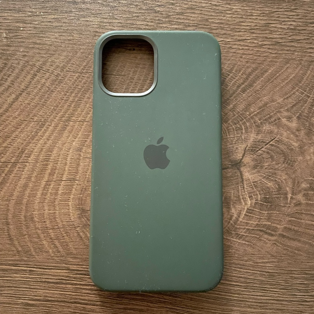 iPhone 12 Silicone Case Green